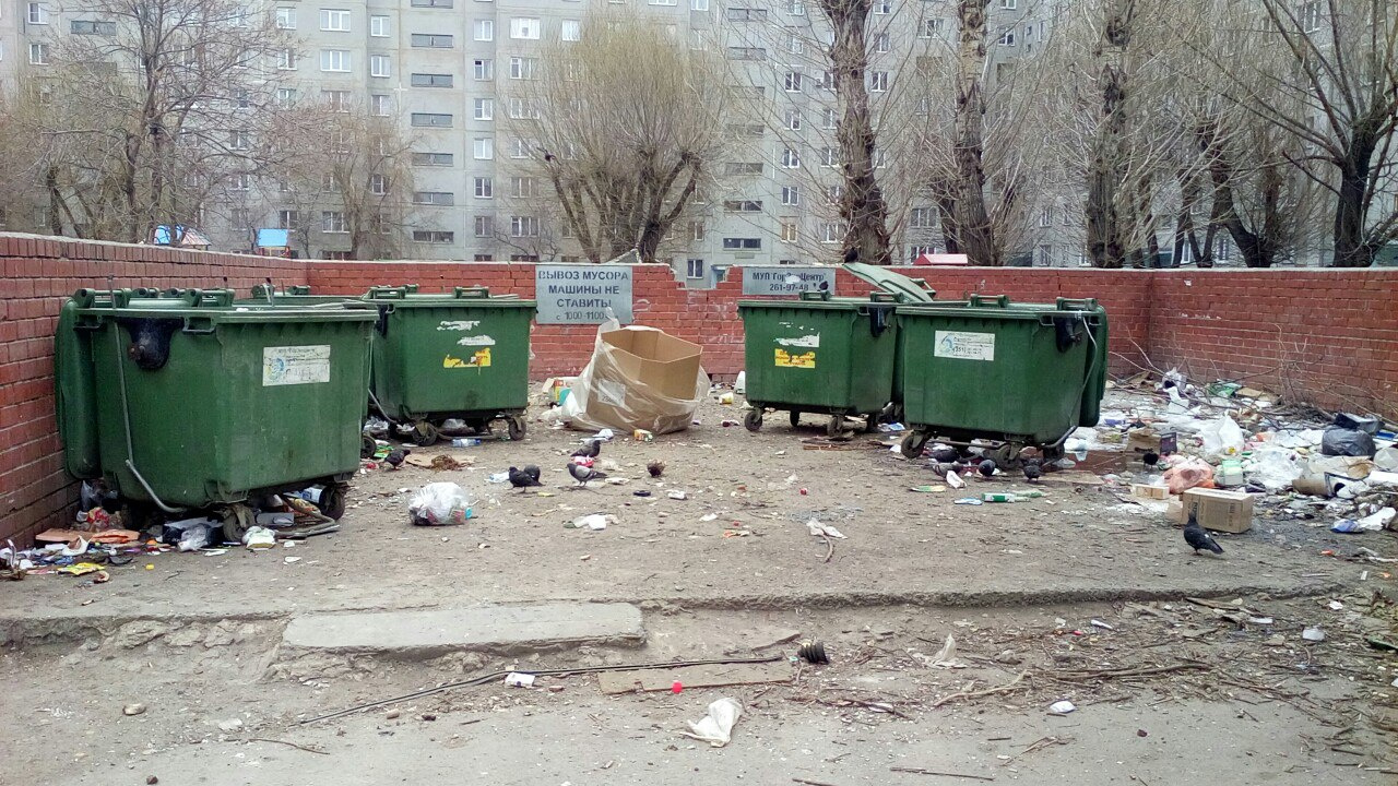 Жителям дома по улице Солнечной, 26 в ЖЭКе сказали, что начнут убирать площадку в июле