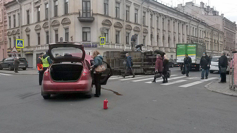 Фото из группы "ДТП и ЧП | Санкт-Петербург" в соцсети "ВКонтакте"