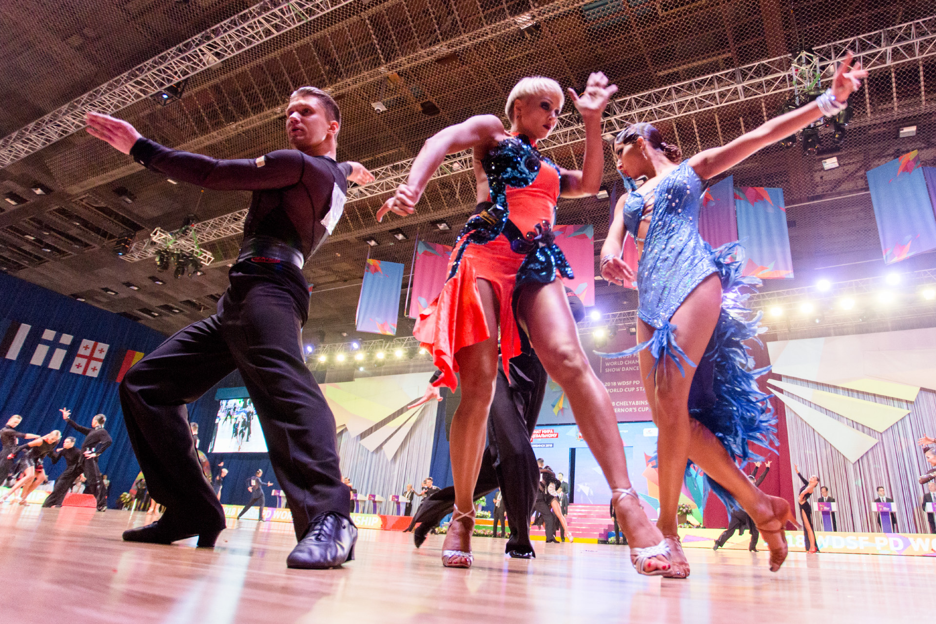Спортсмены танцевального спорта. Спортивные танцы. Секвей, шоу-программа, формейшн. Спорт танцы Турции. Танцевальный путь турнир.