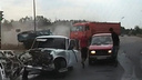 Появилось видео момента ДТП: КАМАЗ сносит переднюю часть ВАЗа