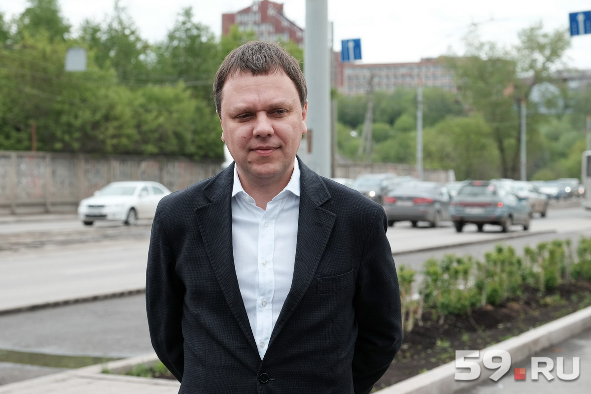 Чтобы вывезти людей из Рабочего поселка, будет увеличено количество автобусов, пообещал Денисов