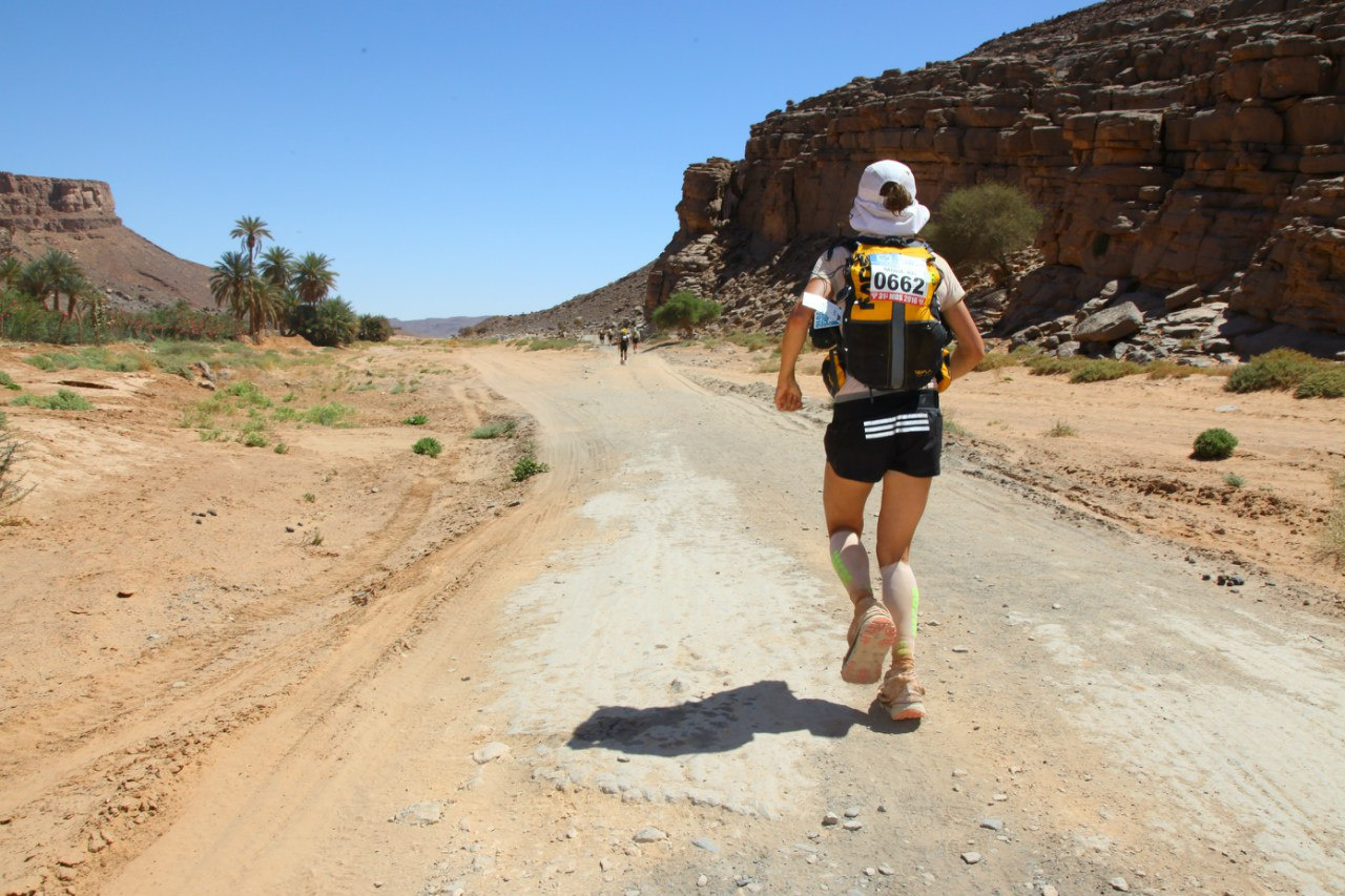 Наталья говорит, что марафон в Сахаре – настоящий экстрим