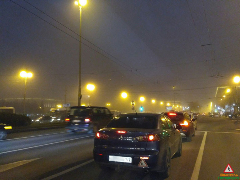 Московский проспект рано утром