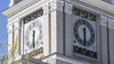 Главные часы Волгограда стоят из-за отсутствия деталей