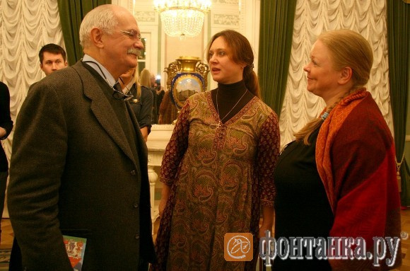 С петербургскими актрисами Натальей Сурковой и Зоей Буряк