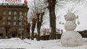 Волгоградский март: на улицы города вышли ледяные снеговики