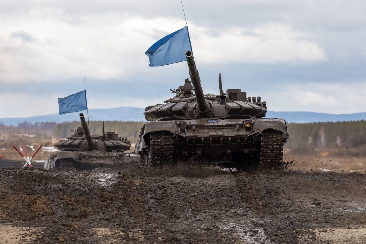 Танки грязи не боятся... Танки грязи не боятся...
