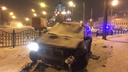 Водителя, протаранившего забор на Богоявленской площади, объявили в розыск