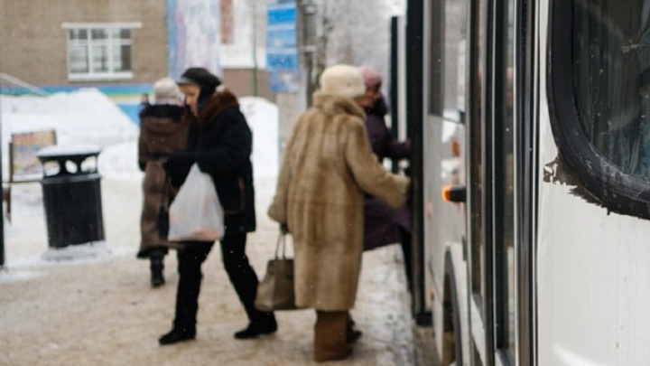«Водитель не дождался, когда она выйдет»: в Перми пенсионерка упала под колеса автобуса