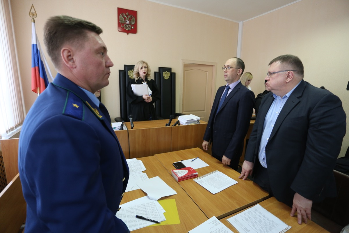 Гособвинение поддерживает лично зампрокурора Челябинской области Андрей Потапов
