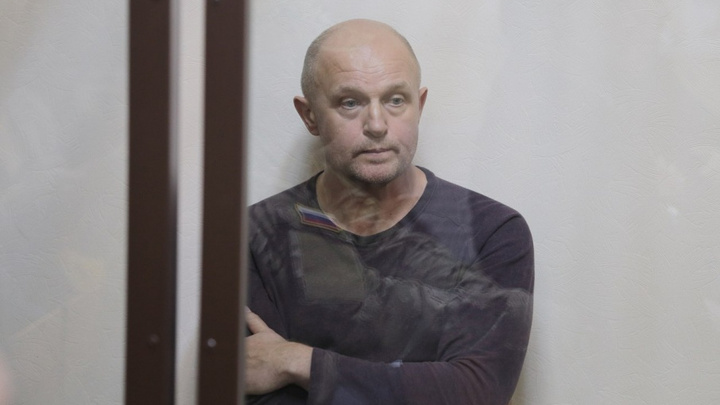 Сын готов заплатить пять миллионов: облсуд отложил апелляцию по аресту Сергея Давыдова