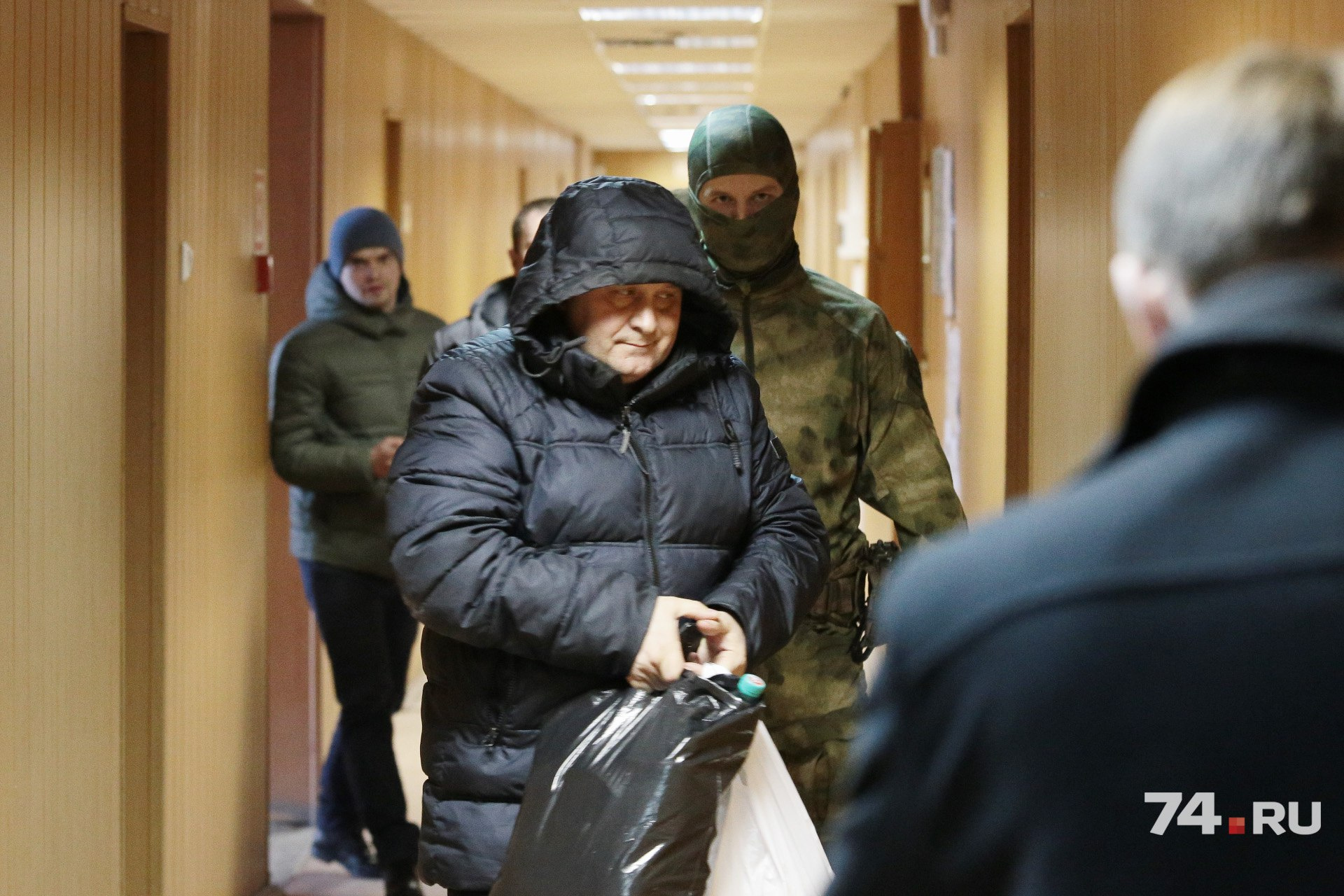 Названная ранее сумма подношений выросла с 400 тысяч до 3,7 миллиона рублей Названная ранее сумма подношений выросла с 400 тысяч до 3,7 миллиона рублей