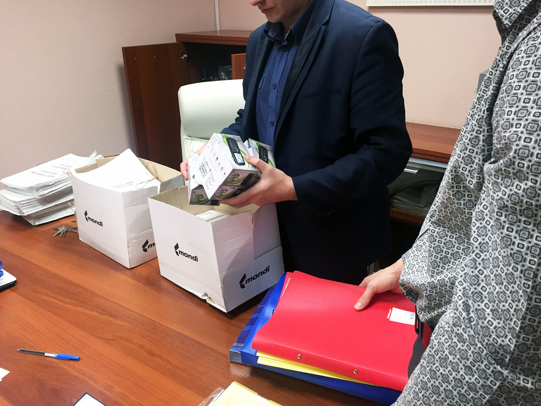 В офисе подозреваемых провели обыски В офисе подозреваемых провели обыски