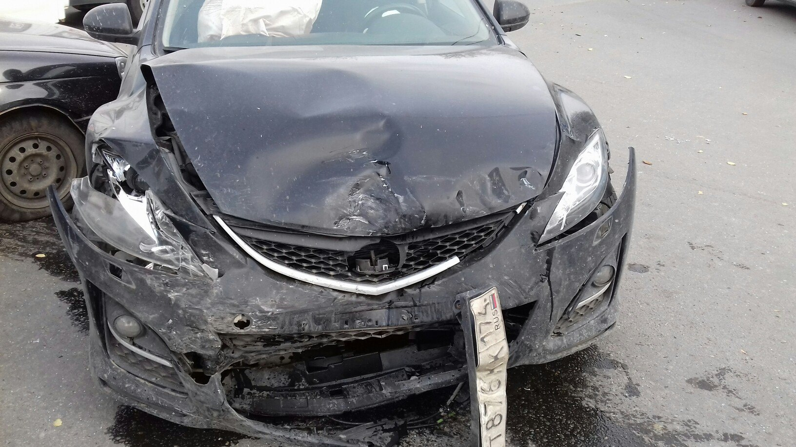 Водитель автомобиля Mazda не пострадал Водитель автомобиля Mazda не пострадал