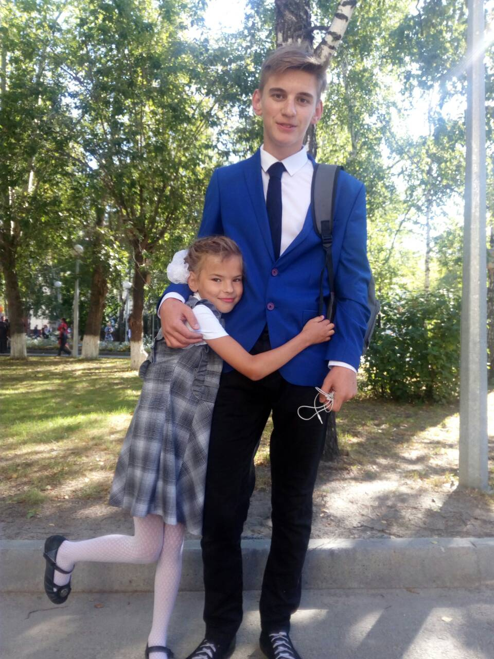 Вот Данил и Лена Агафоновы, третьеклашка и одиннадцатиклассник школы №69.