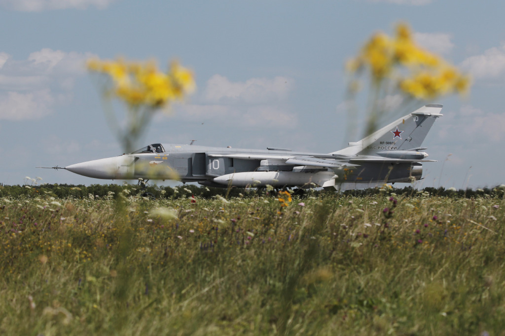 Самолет Су-24М Самолет Су-24М