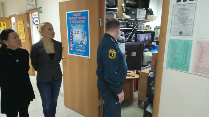«Покупатели сами спрашивают, где эвакуационный выход»: в Перми прокуратура и МЧС проверили ТЦ «Агат»