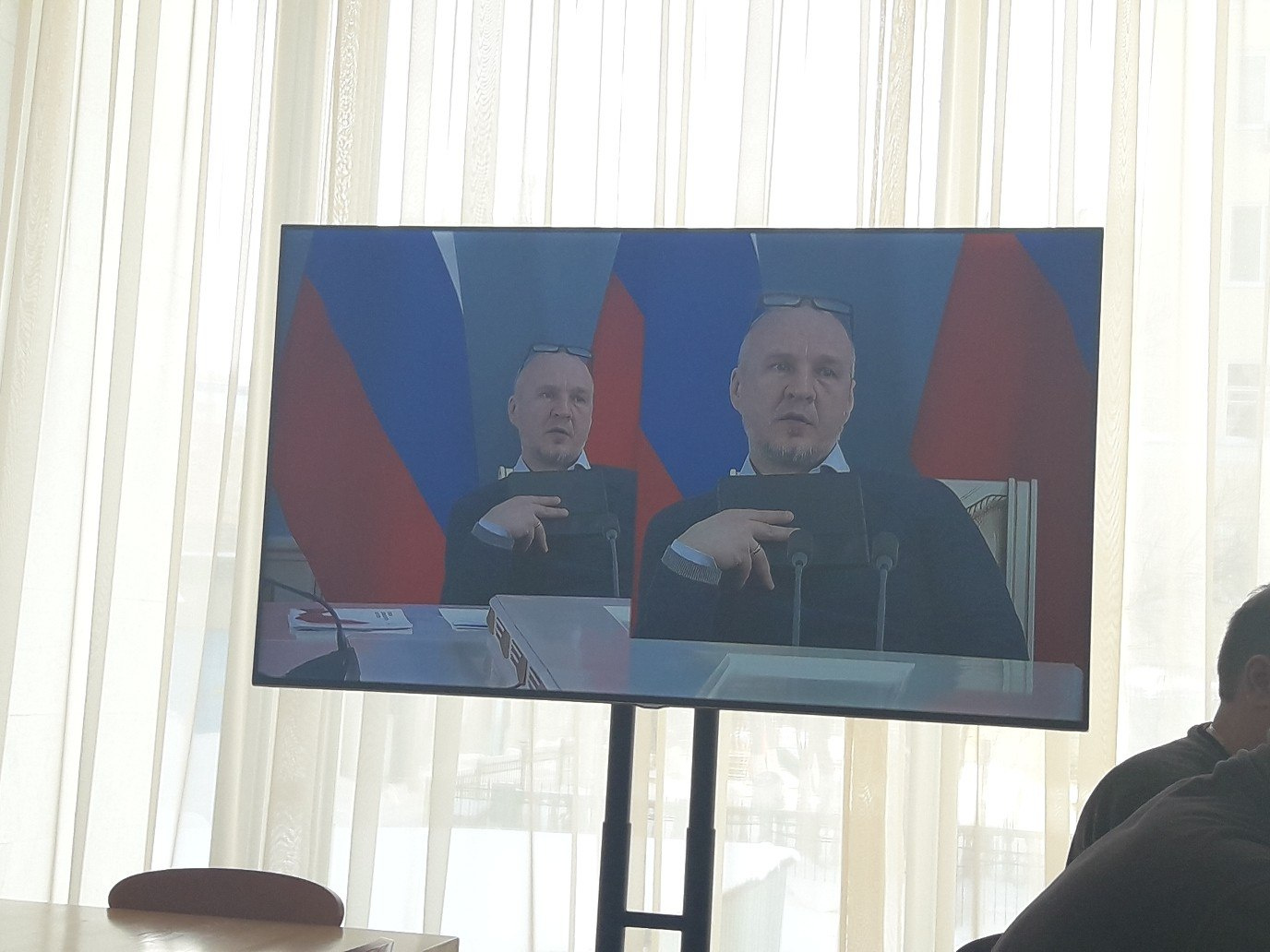 На месте главы государства — специальный сотрудник На месте главы государства — специальный сотрудник
