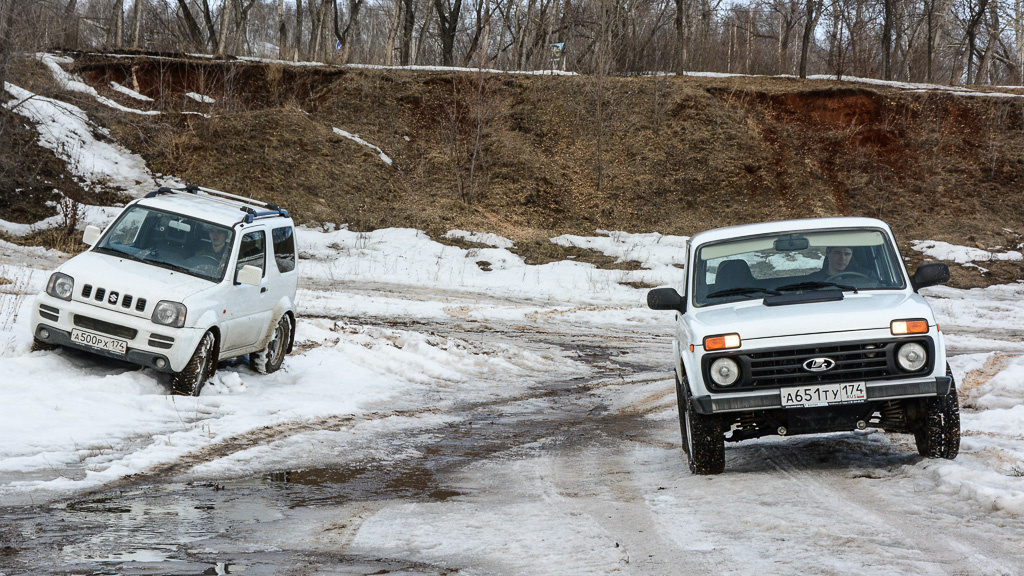 Lada 4x4 и Suzuki Jimny — два компактных внедорожника, которые доживают свой век Lada 4x4 и Suzuki Jimny — два компактных внедорожника, которые доживают свой век