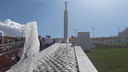 Каскады и бьющие из-под земли струи: на спуске площади Славы включили фонтаны