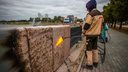 Литые урны и тротуарная плитка: набережную в Челябинске заканчивают приводить в порядок