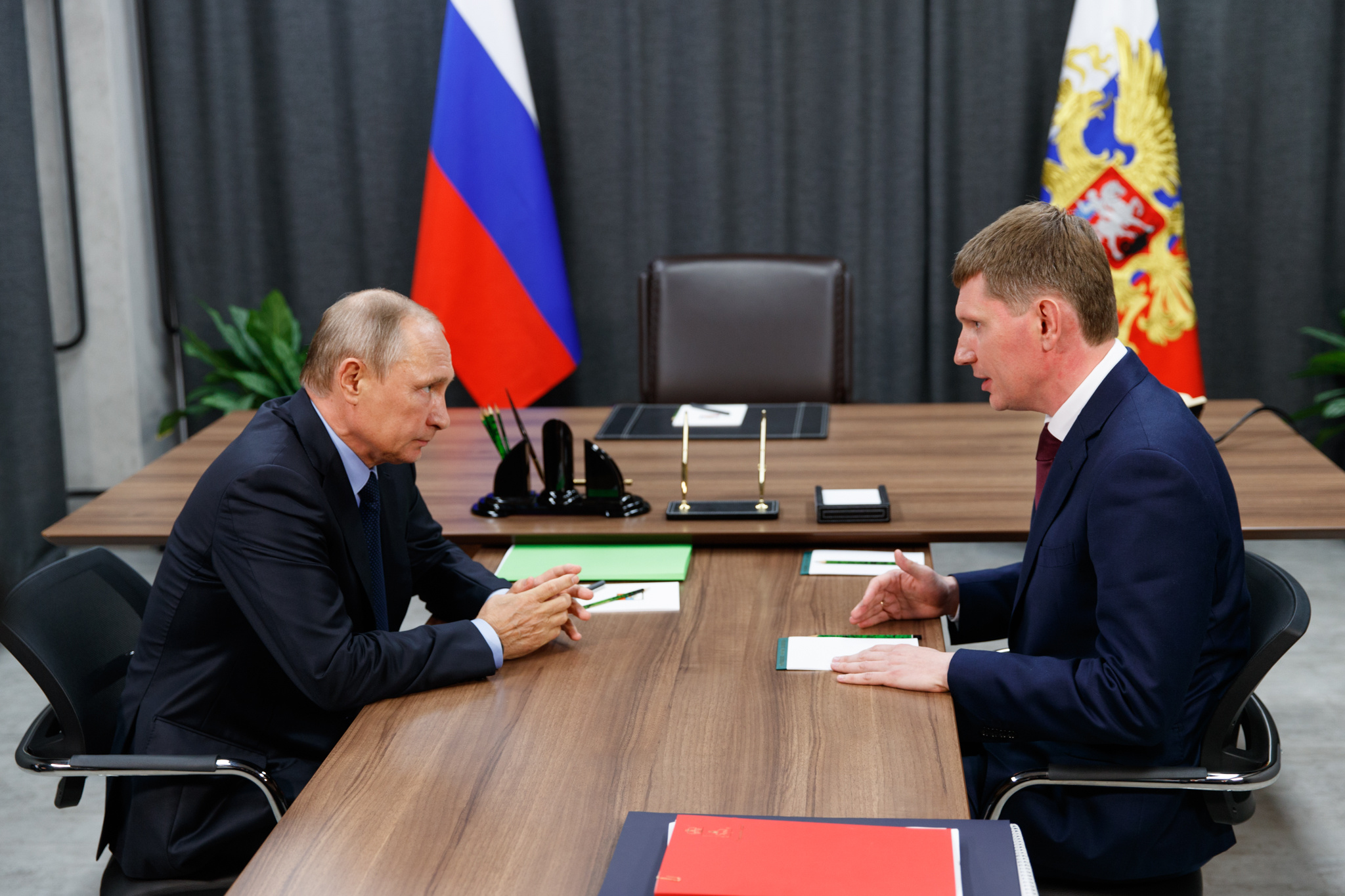 Максим Решетников и Владимир Путин провели встречу в "Морионе"