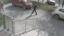 Мужчина, надругавшийся над челябинкой в подъезде на северо-западе, попал на видео