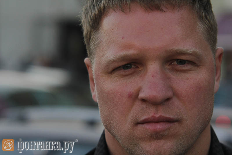 Попытка охраны попасть в кадр удалась