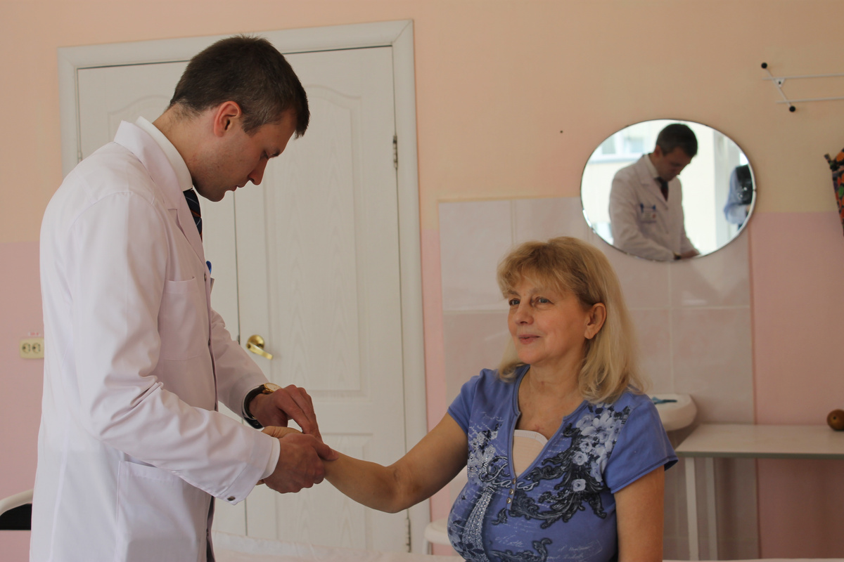 Антонине Тихоновой придется через полгода показаться врачам, чтобы убедиться, что клапан зажил