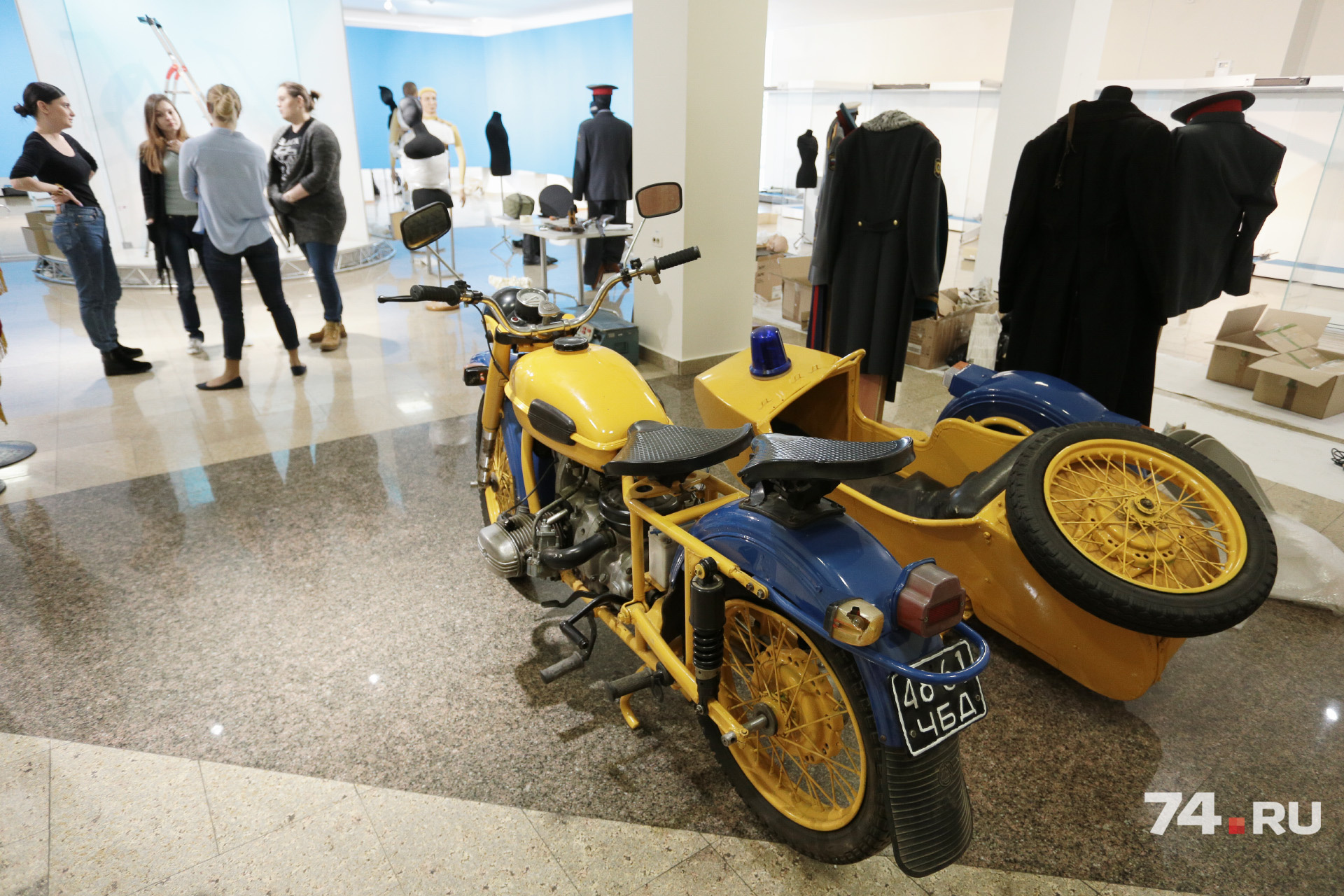 Гости выставки смогут сделать селфи с полицейским мотоциклом «Урал» и автомобилем «Москвич»