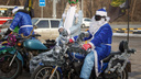 Мотоциклы в мишуре: по Самаре колонной проехали Деды Морозы-байкеры