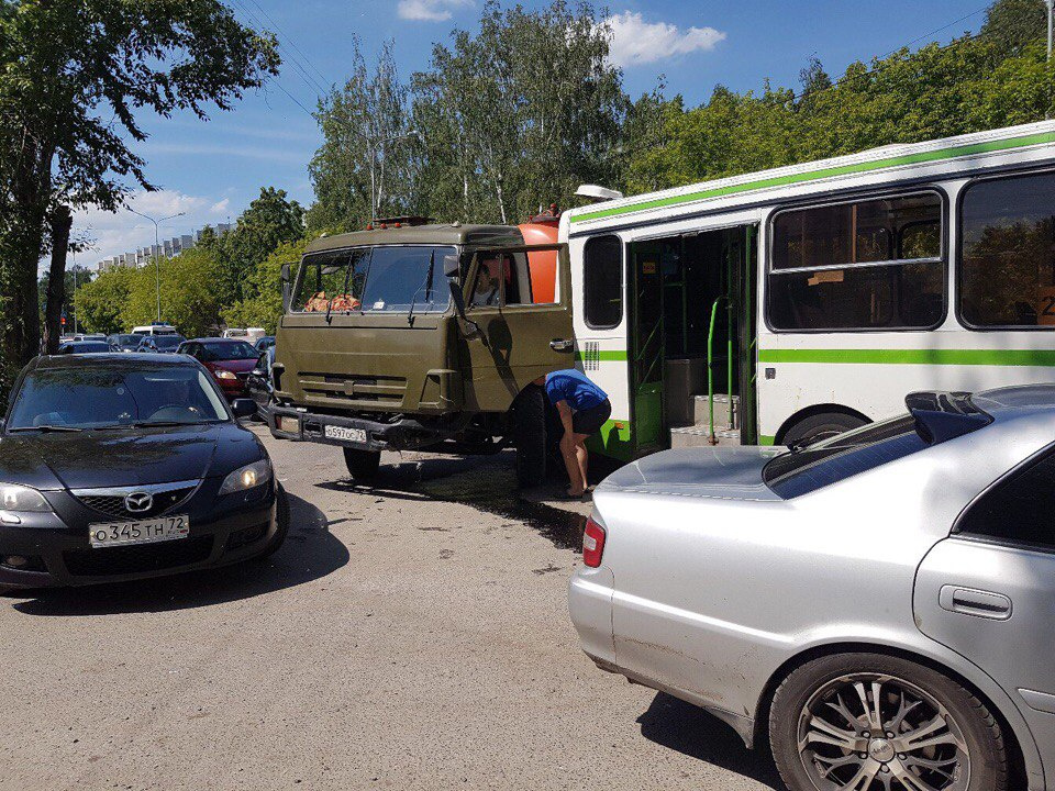 В ДТП угодил и пассажирский автобус В ДТП угодил и пассажирский автобус