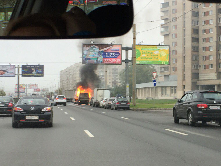 Фото из группы "ДТП и ЧП | Санкт-Петербург" в соцсети "ВКонтакте"