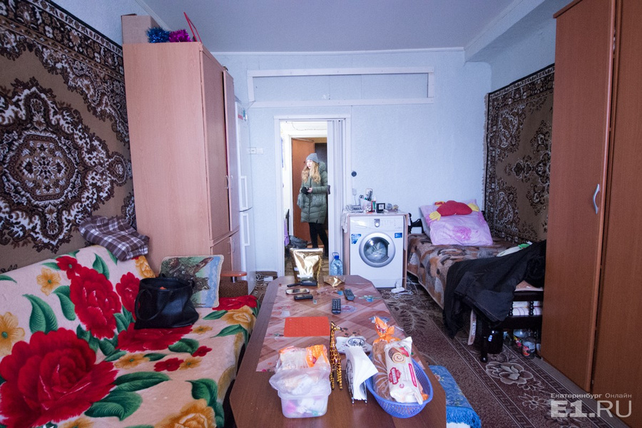 Женщина показала свою небольшую квартирку