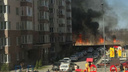 В Ростове около жилого комплекса «Голубые ели» загорелся камыш: пламя подступило к домам