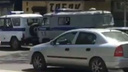 Полиция не пускает людей к остановке на Оганова