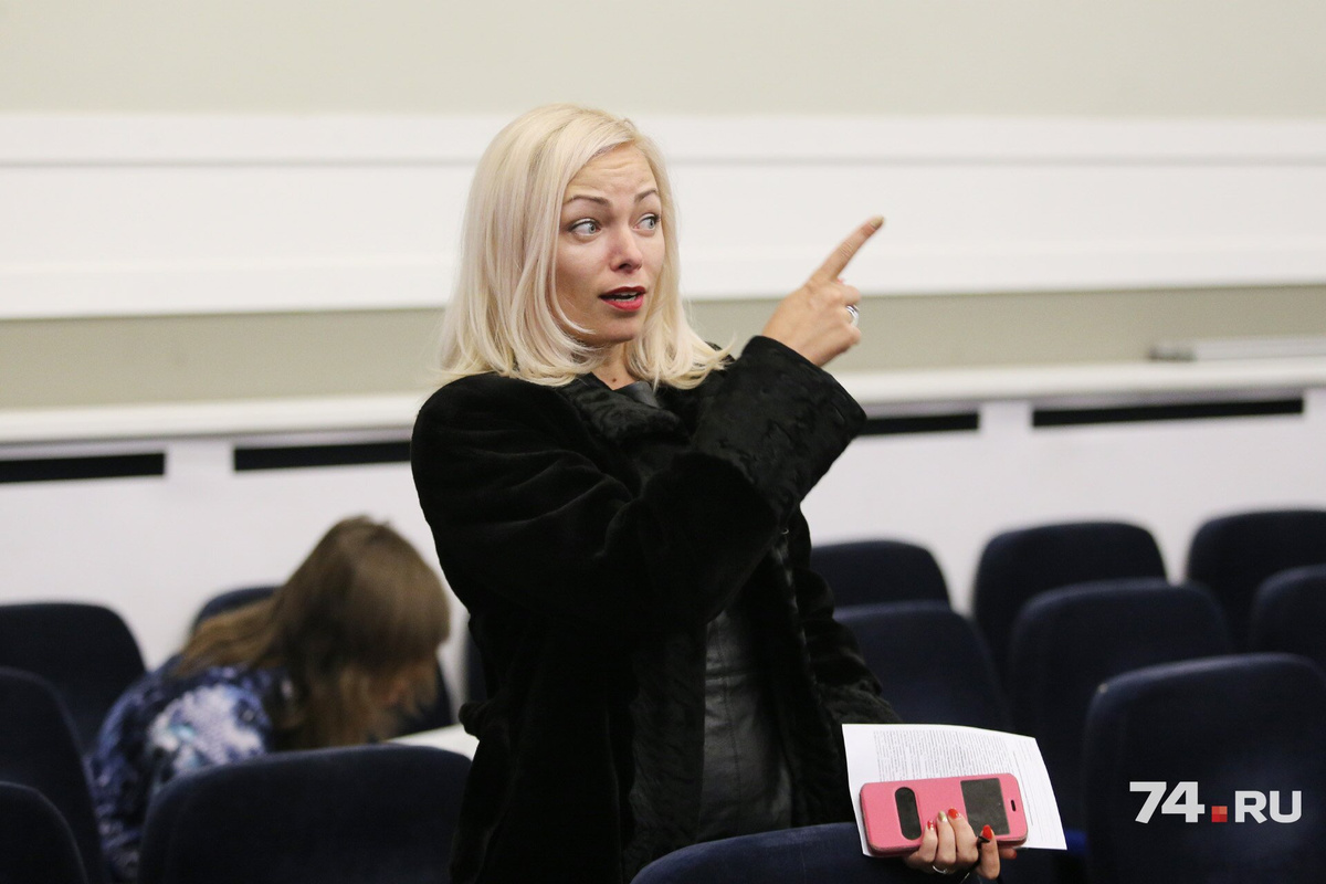 Жительница спросила, планируется ли вырубка леса при реализации проекта Жительница спросила, планируется ли вырубка леса при реализации проекта