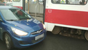 Транспортный коллапс на Тухачевского/Киевской: Hyundai притерся к трамваю