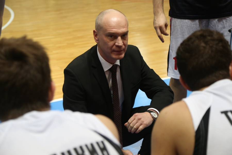 Главный тренер остался доволен игрой баскетболистов.