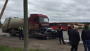 Под колесами грузовика ярославского управдома погиб водитель легковушки