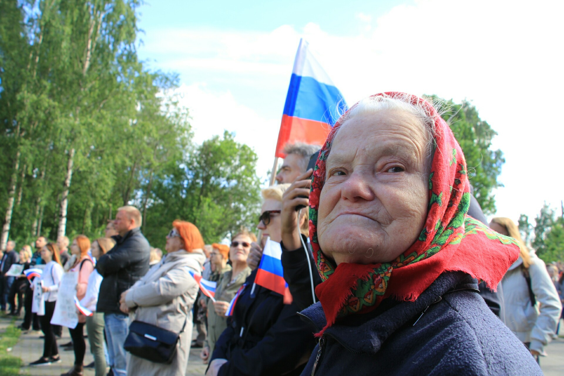 На митинг пришли и пенсионеры, и молодежь На митинг пришли и пенсионеры, и молодежь