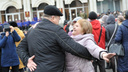 Сотни человек станцевали вальс в центре Ярославля в честь воссоединения Крыма с Россией