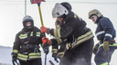 Гигантский пожар на Береговой тушили 25 огнеборцев