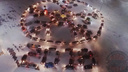 В Волжском собрали новогоднюю снежинку из 150 машин