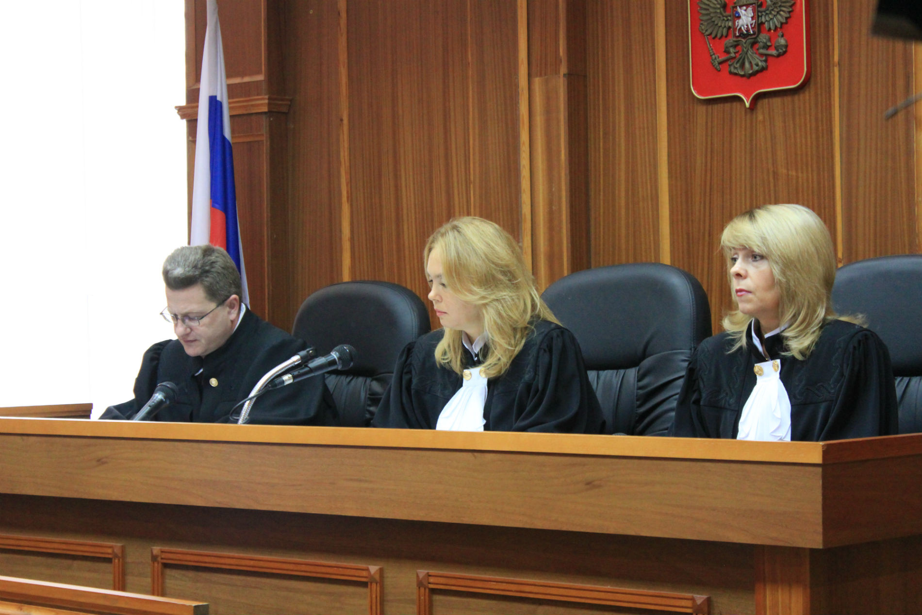 Защита Истомина просила суд учесть медицинские заключения о состоянии его родных