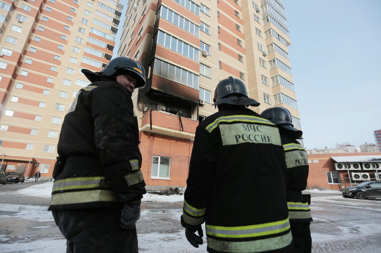 Разведка показала, что пламя с балкона быстро распространилось по всей квартире 