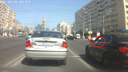 Волгоградца оштрафовали за проезд на красный свет с ребенком за рулем BMW