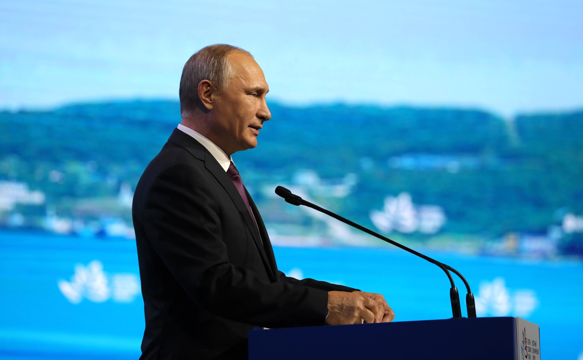 В первой половине дня Владимир Путин был еще в Приморье