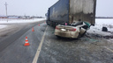 Водителя зажало в машине: в Красноярском районе Toyota заехала под грузовик