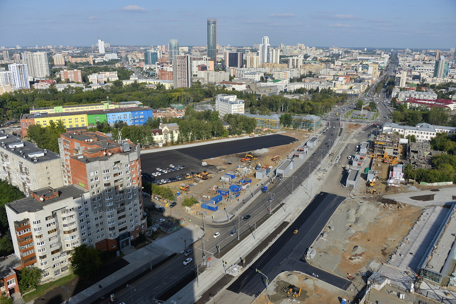 Фото стадиона Екатеринбург с высоты птичьего полета. Старый квартал у центрального стадиона.